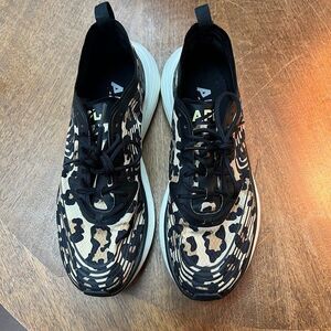 APL Streamline shoes - Cheetah print - Size 8